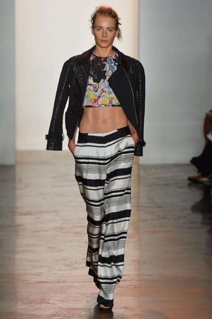 Il crop top in una sfilata di Peter Som del 2013 Il crop top secondo Peter Som
