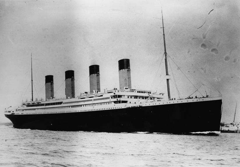 Il Titanic sta per disgregarsi e inabissarsi per sempre Il Titanic
