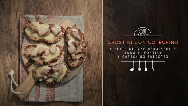 La ricetta dei crostini con cotechino e fontina fusa Crostini con cotechino e fontina