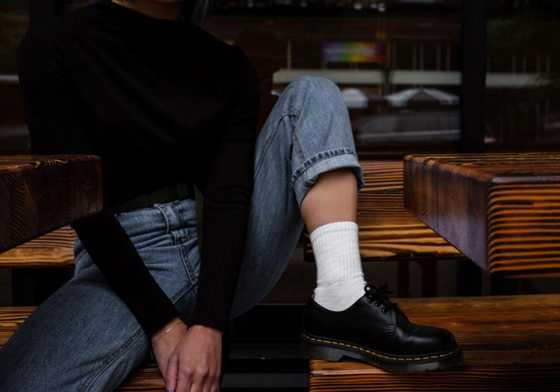 Scarpe con calze bianche