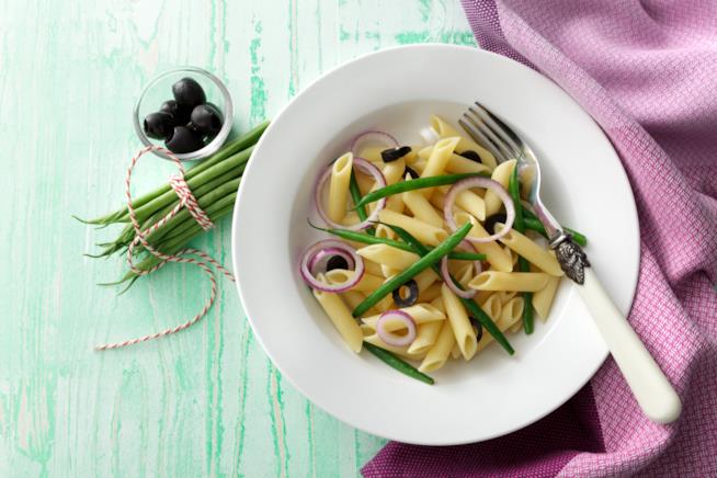 Pasta con fagiolini, olive nere e alici Pasta con fagiolini, alici e olive