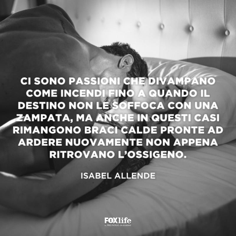 Le passioni divampano Coppia a letto travolta dalla passione