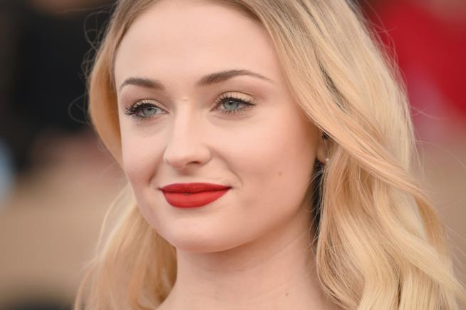 Sophie Turner è passata da rossa a bionda Sophie Turner bionda in primo piano
