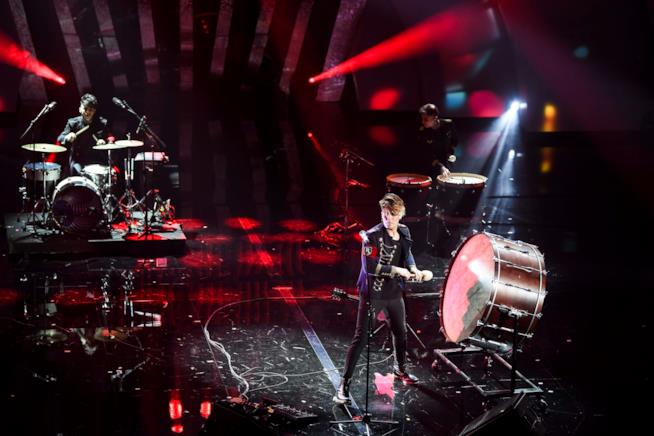 I The Kolors esordiscono a Sanremo 2018 con il brano Frida (Mai, mai, mai) La band The Kolors si esibisce a Sanremo