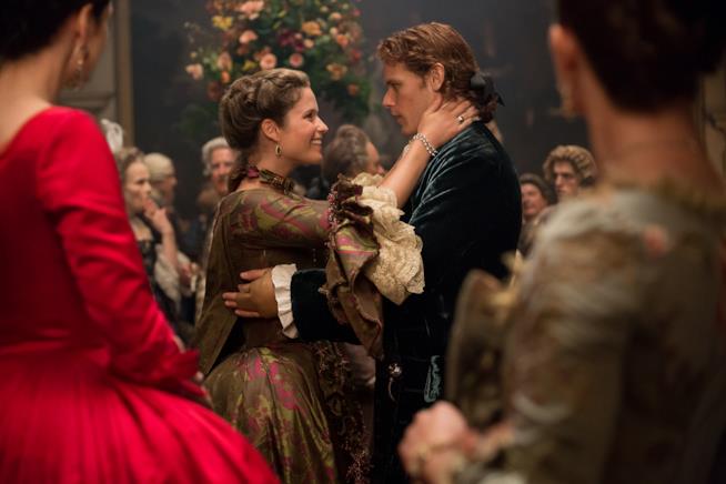 Margaux Chatelier interpreterà Annalise de Marillac nella seconda stagione di Outlander, e sarà l'ex fidanzata di Jamie Fraser Annalise De Marillac tiene il viso di Jamie Fraser tra le mani durante un ballo a corte