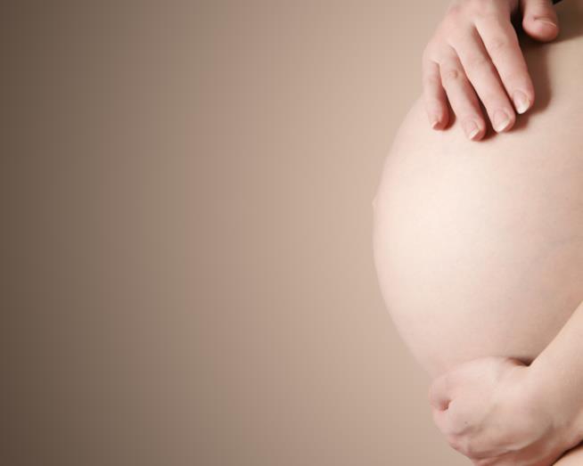 La violenza ostetrica, il 21% delle donne in Italia ne è vittima Donna incinta