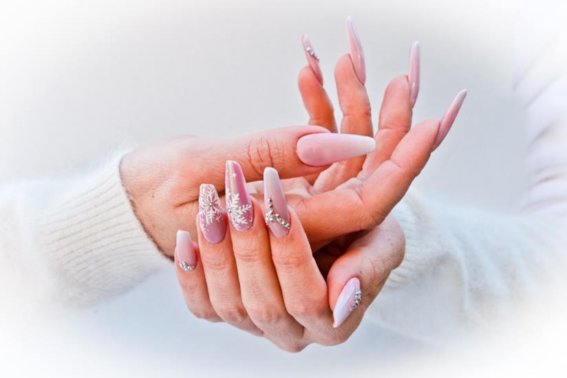 Unghie a ballerina smalto Coffin nails