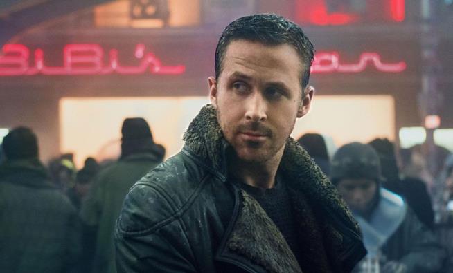 Il cappotto di Blade Runner 2049 si può acquistare Ryan Gosling e il suo cappotto nel film