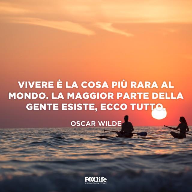 Frase Oscar Wilde Canoe nel mare