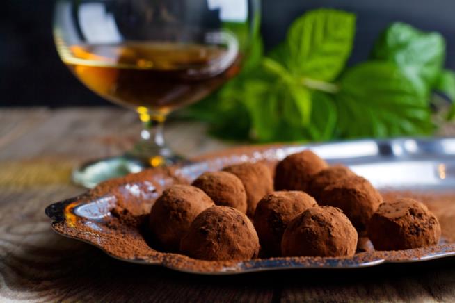 Tartufini al cioccolato e brandy Tartufini al brandy