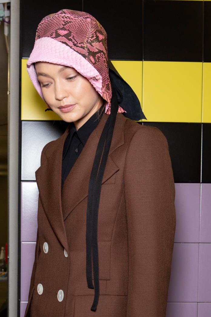 Sfilata Prada Un look della sfilata di Prada