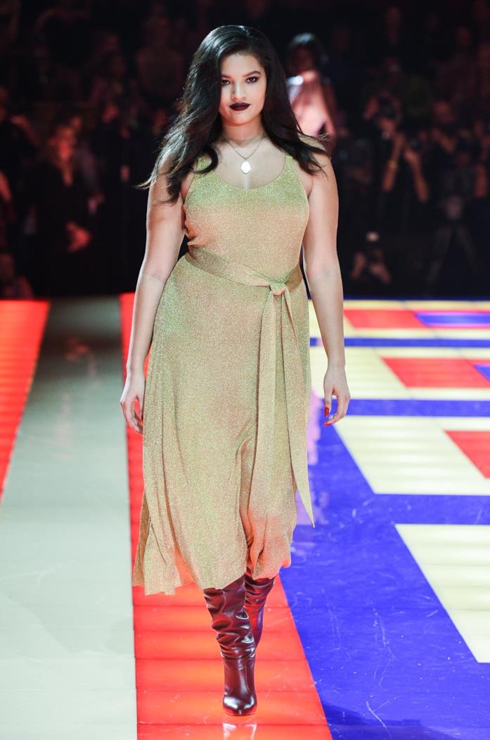 Sfilata Tommy Hilfiger Un look della Sfilata Tommy Hilfiger