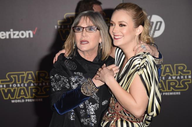 Billie Lourd con Carrie Fisher Carrie Fisher con la figlia Billie Lourd