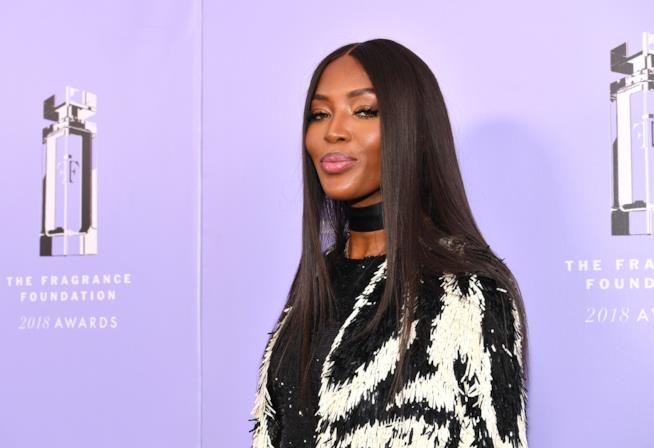 Naomi Campbell Naomi Campbell hairstyle liscio e lungo