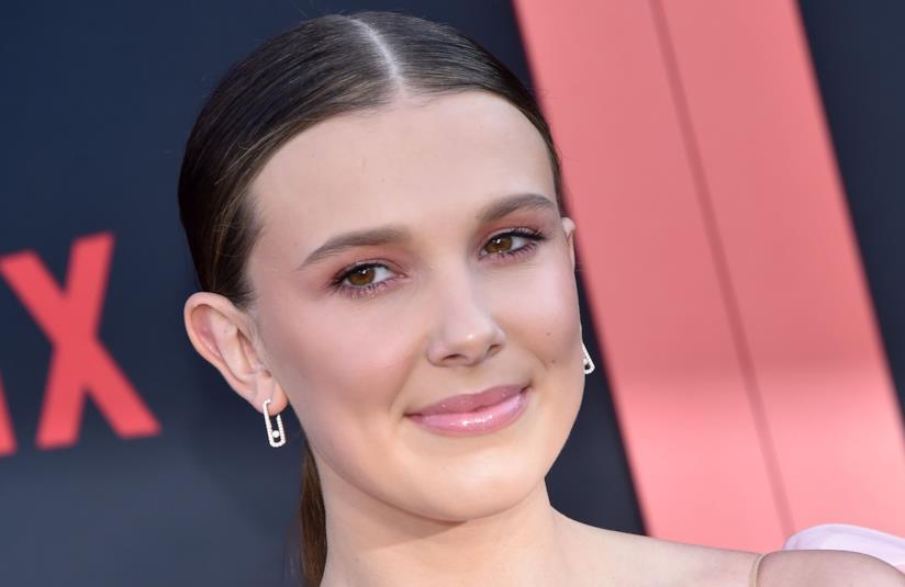 Il makeup look total pink di Millie Bobby Brown alla premiere di Stranger Things Millie Bobby Brown alla premiere di Stranger Things