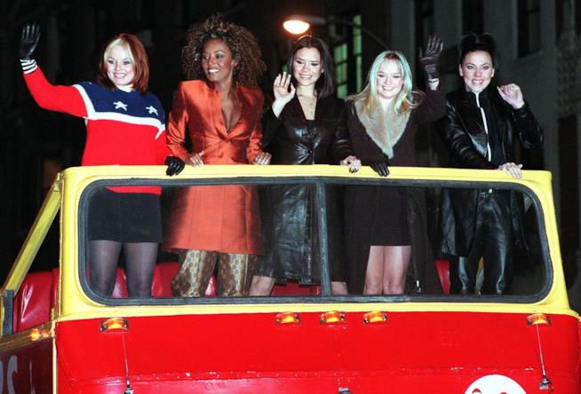 L'iconico Spice Bus è ora su Airbnb Le Spice Girls sullo Spice Bus