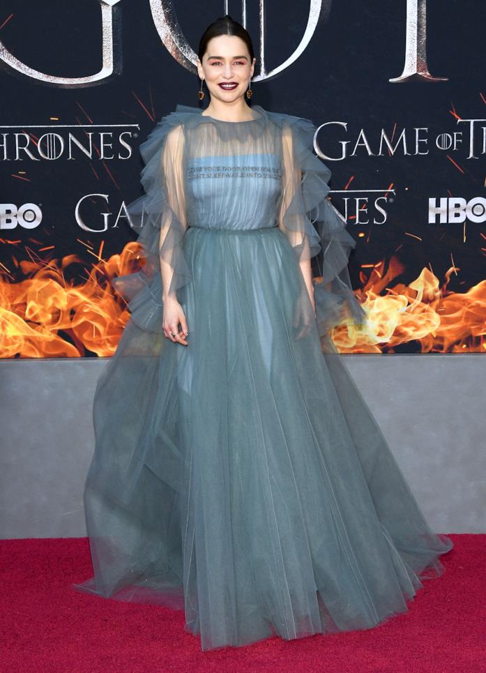 Emilia Clarke Emilia Clarke in un ampio abito azzurro polvere con tulle