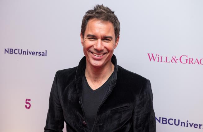 Eric McCormack di Will & Grace mostra le foto del liceo Eric McCormack