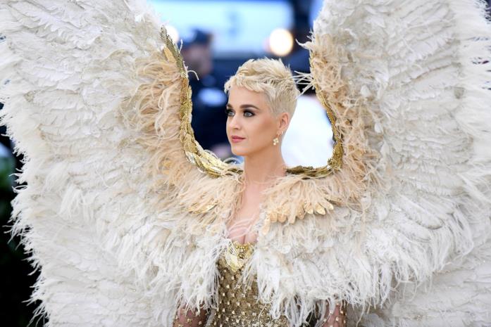 Katy Perry al Met Gala 2018 Met Gala 2018: le ali sfoggiate da Katy Perry