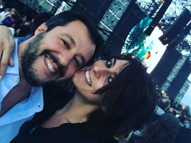 Matteo Salvini ed Elisa Isoardi ancora fidanzati Matteo Salvini ed Elisa Isoardi su Instagram