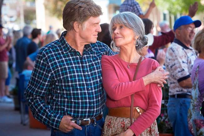 Leoni alla Carriera a Venezia 74 per Jane Fonda e Robert Redford Jane Fonda e Robert Redford nel film Our Souls at Night