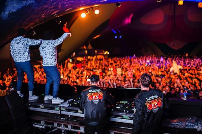 Palco di Tomorrowland va a fuoco Un momento di Tomorrowland su Istagram