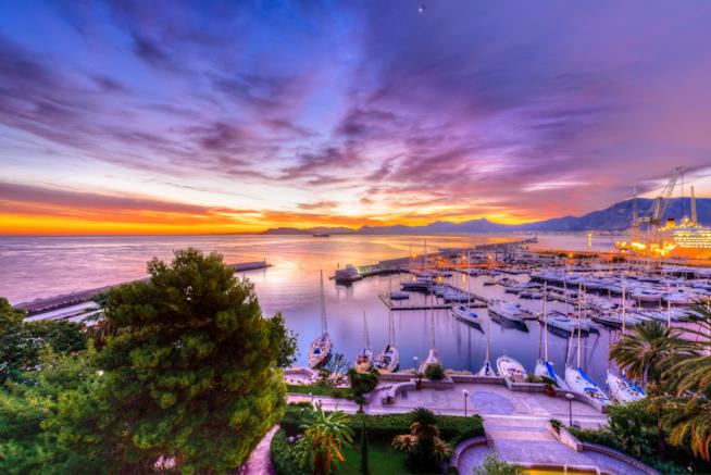 Vista del porto di Palermo Il porto di Palermo