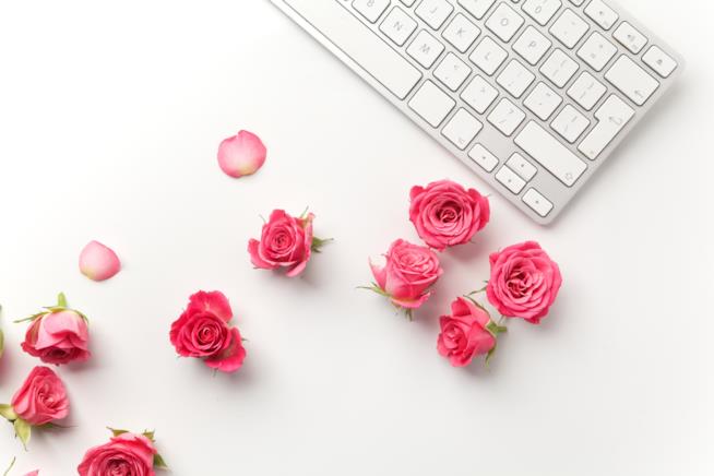 Dating online: ecco qualche consiglio Una donna innamorata mentre chatta