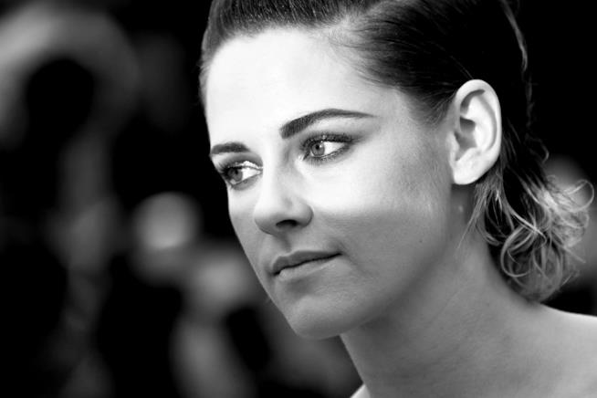 Kristen Stewart a Cannes Kristen Stewart in una foto in bianco e nero da Cannes