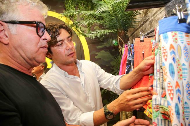 Molti i vip avvistati a Pitti Uomo Riccardo Scamarcio allo stand F**K a Pitti Uomo