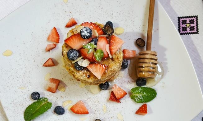 Bocconcini fiocchi di late e avena Biscotti e frutta fresca
