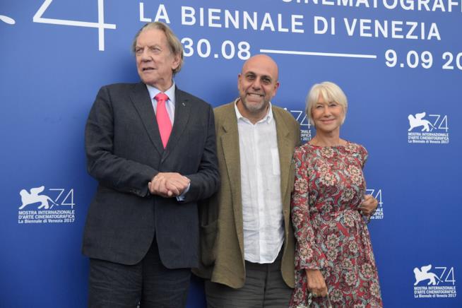 Helen Mirren e Donald Sutherland parlano del film di Paolo Virzì a Venezia 74 Donald Sutherland, Paolo Virzì e Helen Mirren a Venezia 74