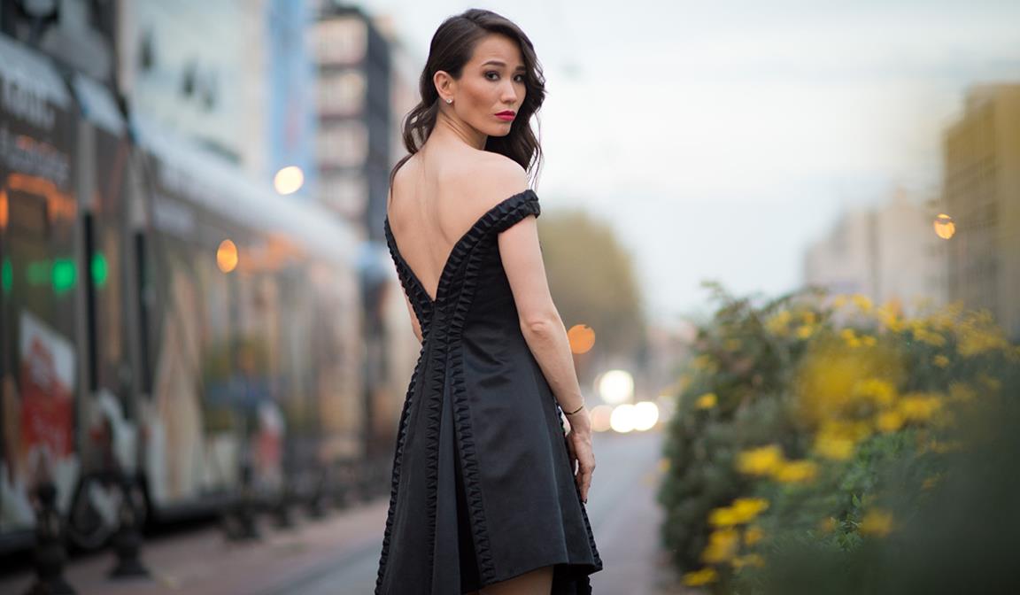 Little black dress elegante
