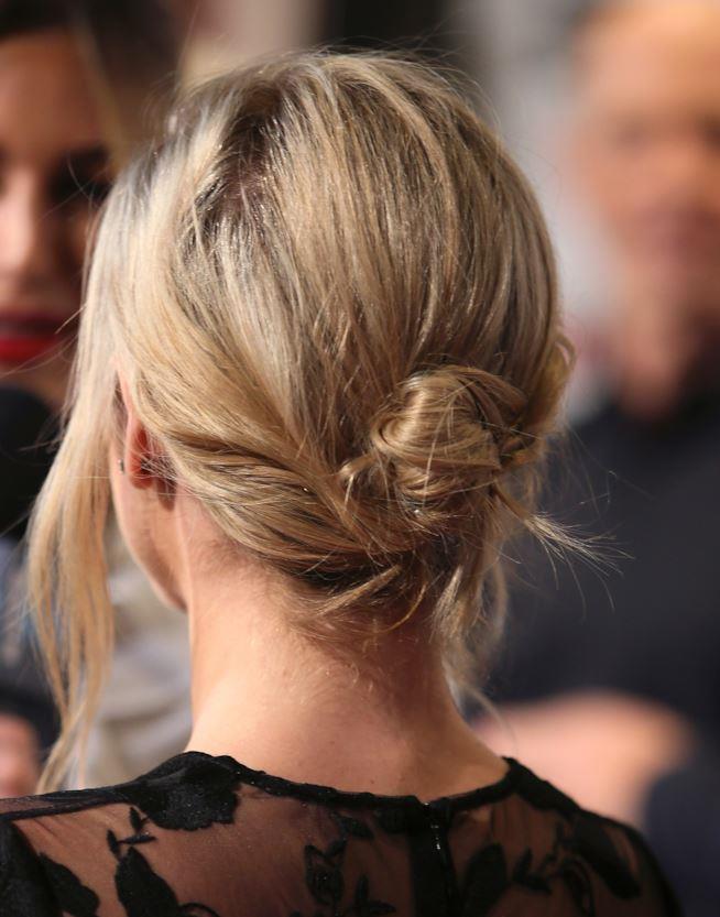 Chignon basso Acconciatura chignon basso