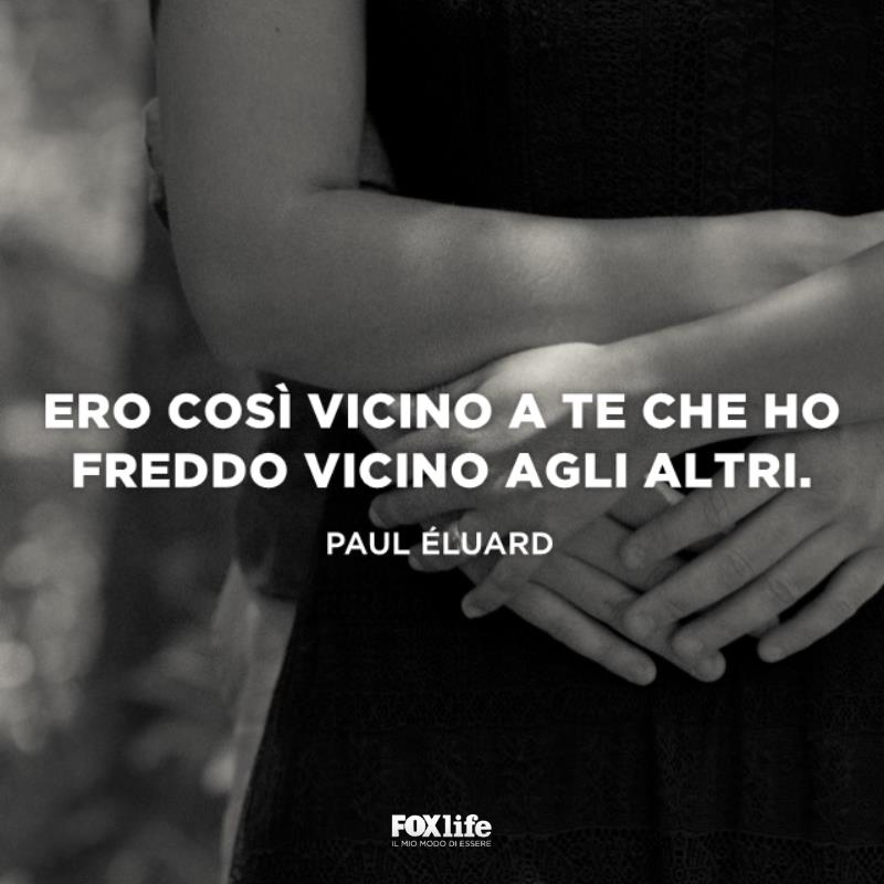 Frase Paul Coppia abbracciata