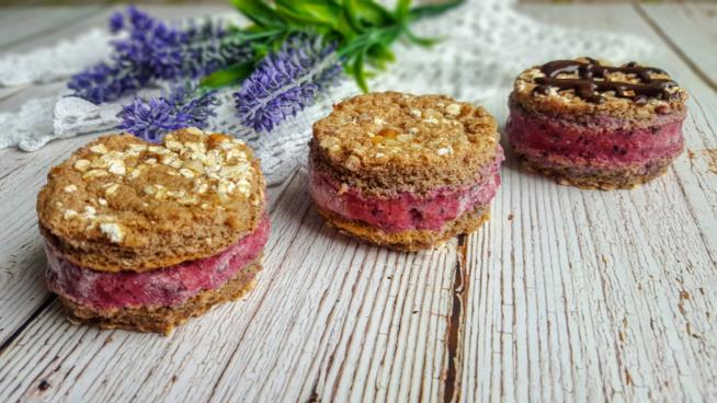 Biscotti di avena al gelato Bocconcini alla crema rosa