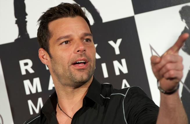 Ricky Martin cerca il fratello disperso Ricky Martin in primo piano