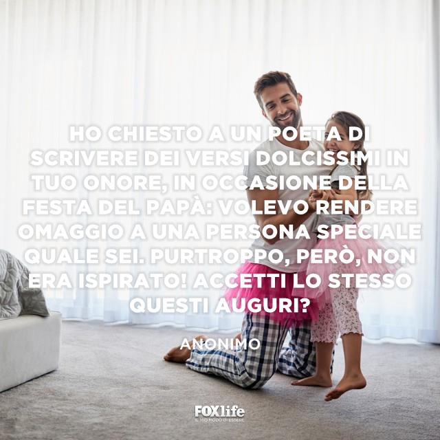 Frasi festa del papà: Frase da scrivere al proprio padre Padre e figlia giocano insieme
