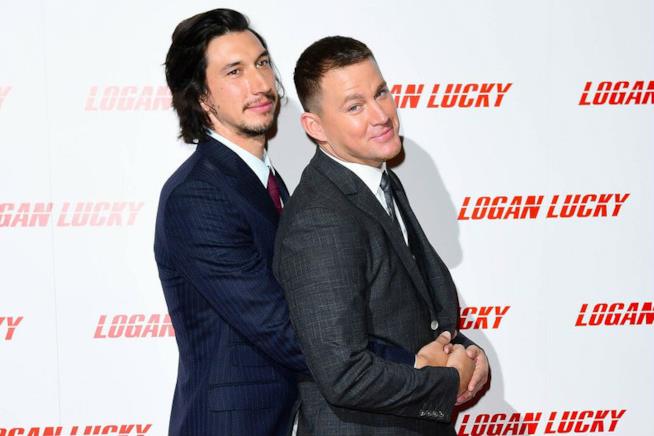 Channing Tatum e Adam Driver scherzano con le pose sul red carpet di Logan Lucky Channing Tatum e Adam Driver sul red carpet di Logan Lucky su Instagram