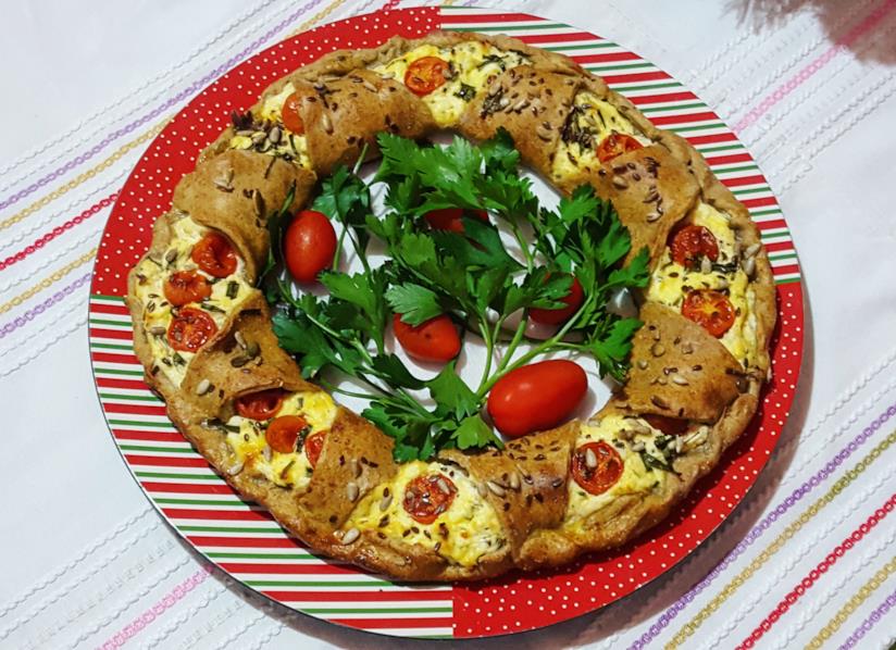 Corona integrale Ciambella salata con pomodori