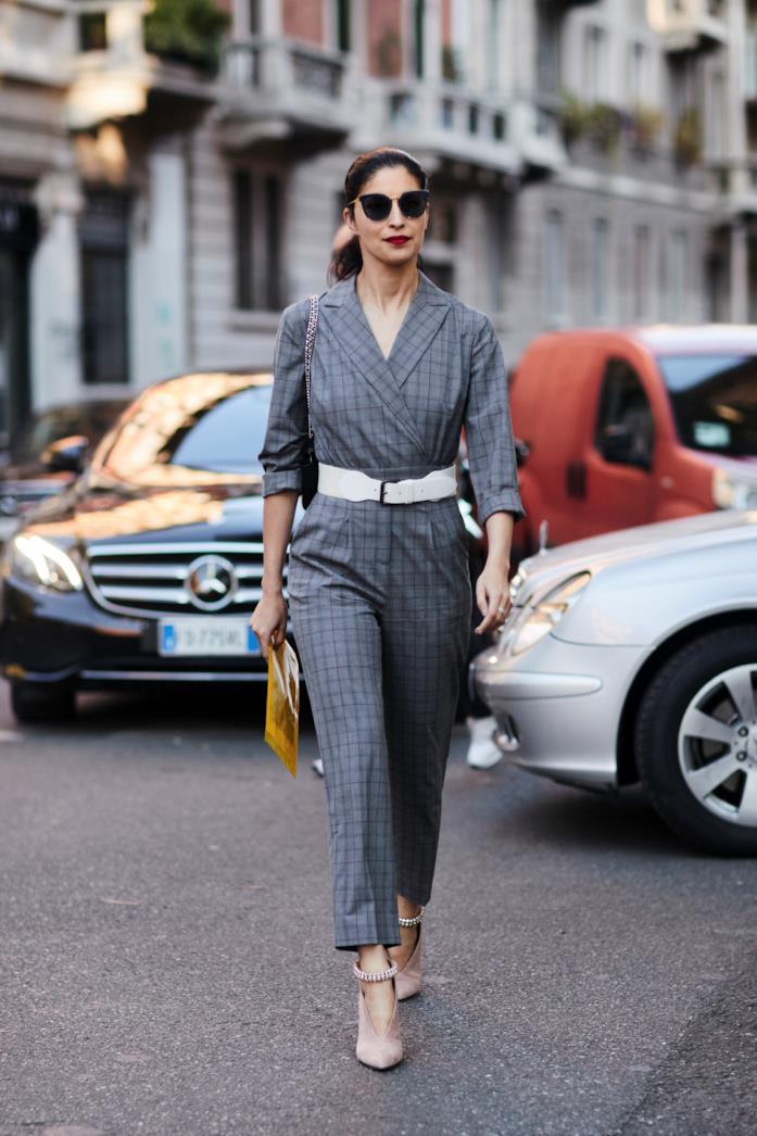 Tuta lunga con cintura in vita e tacchi Jumpsuit a quadri, cintura in vita e tacchi