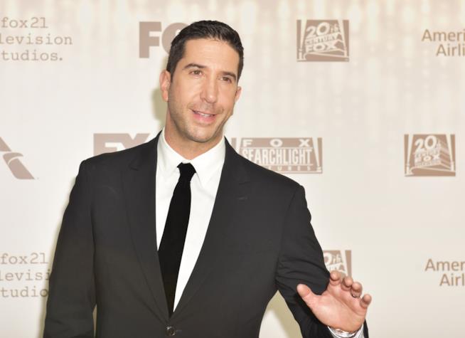 David Schwimmer vittima di un equivoco: un suo sosia ruba lattine di birra David Schwimmer