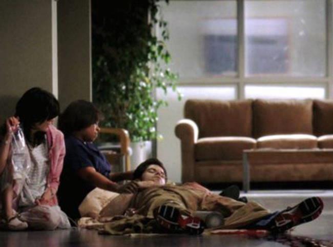 La straziante morte di Charles Percy Charles Percy muore durante la sparatoria della sesta stagione di Grey's Anatomy