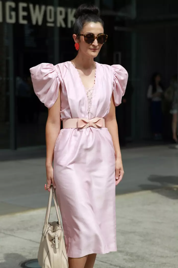 Vestito midi con maniche a sbuffo Abito midi con cintura in vita coordinata