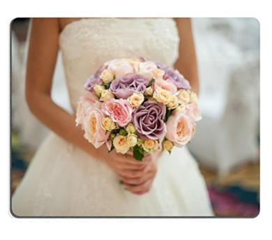 Bouquet da sposa con fiori misti