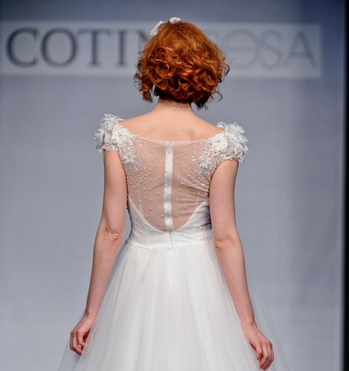 Acconciatura capelli ricci Acconciatura capelli ricci su modella