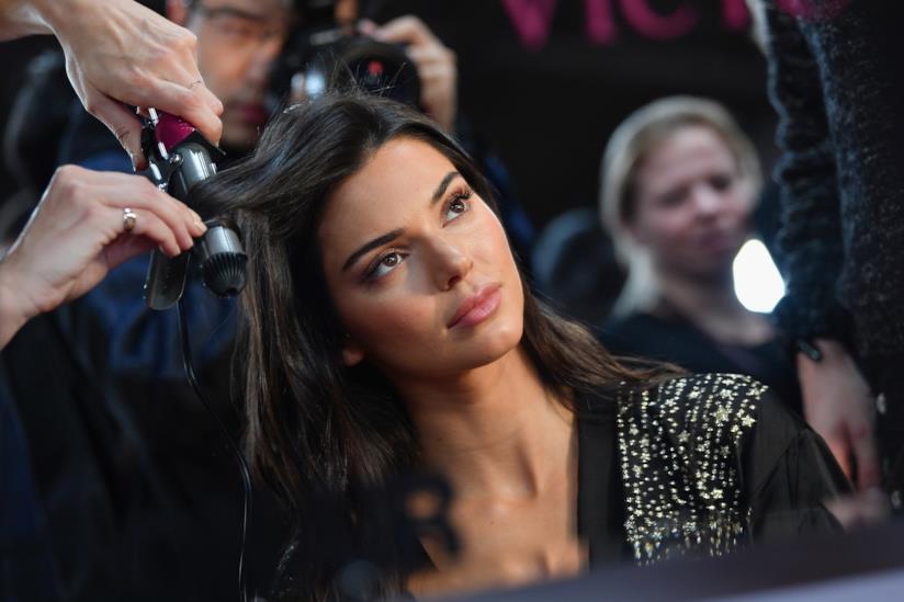 Kendall Jenner si è fatta le extension: come copiarle il look Kendall Jenner