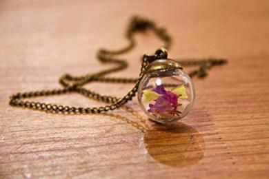 Collana artigianale con fiori di Lavanda