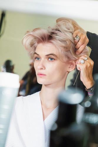 Capelli biondo platino Capelli ossigenati