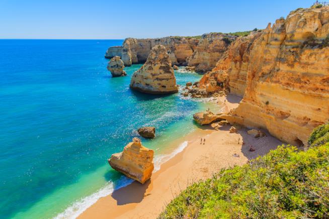 Veduta della spiaggia di Marinha Beach in Algarve Spiaggia di Marinha Beach in Algarve